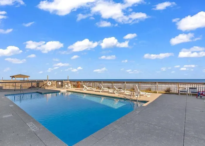 Ocean Breeze Beachfront Condo, Newly Renovated