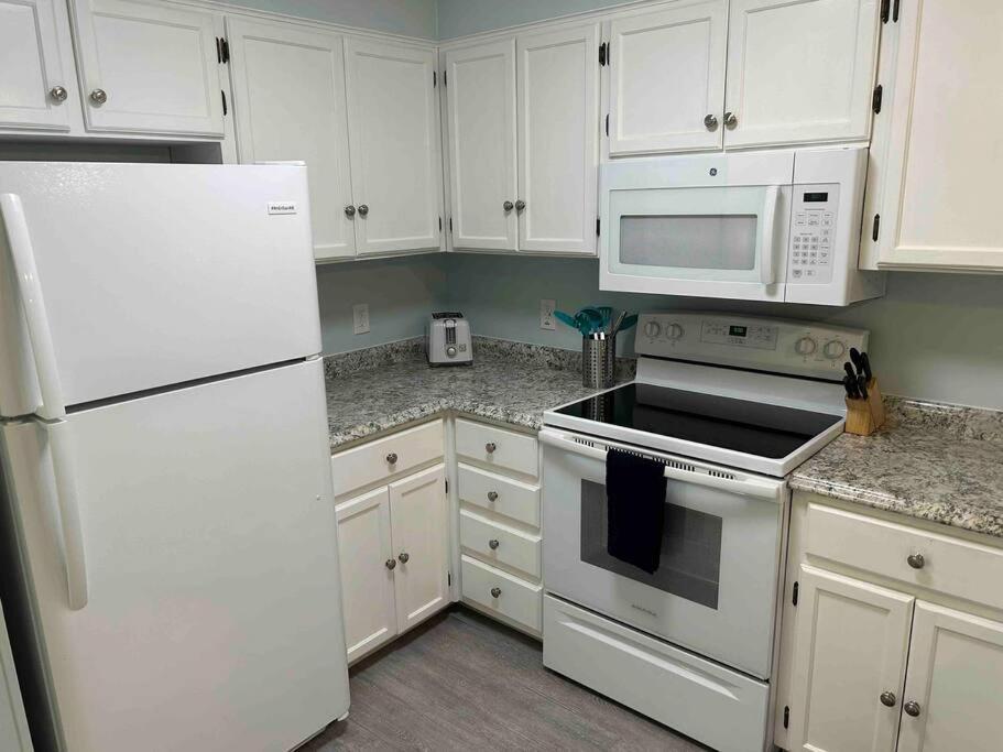 Appartement Ocean Breeze Beachfront Condo, Newly Renovated Myrtle Beach