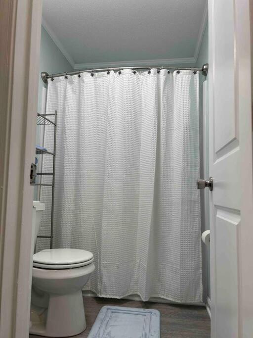 Ocean Breeze Beachfront Condo, Newly Renovated Myrtle Beach