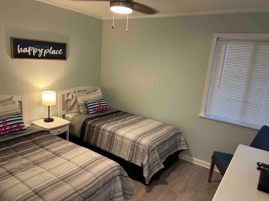 Appartement Ocean Breeze Beachfront Condo, Newly Renovated *