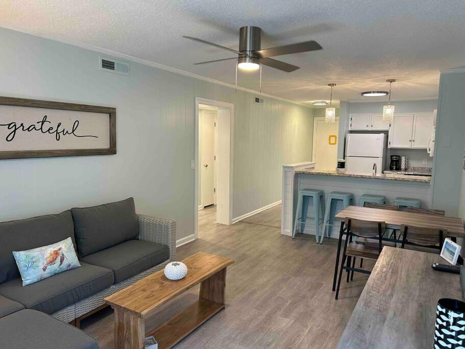 Ocean Breeze Beachfront Condo, Newly Renovated