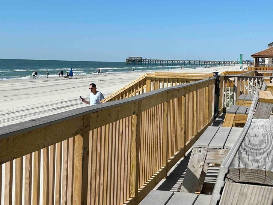 Ocean Breeze Beachfront Condo, Newly Renovated Appartement Myrtle Beach